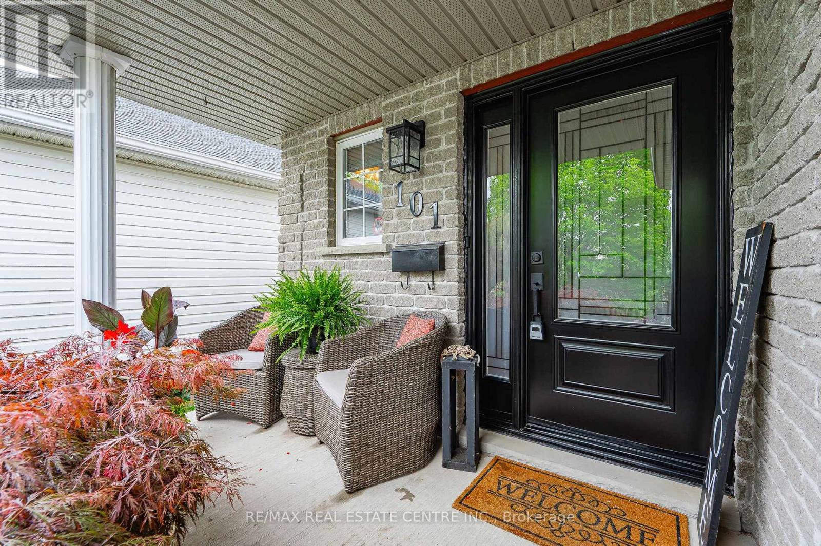 101 Edgemere Drive, Cambridge, Ontario  N1P 1E9 - Photo 5 - X12160543