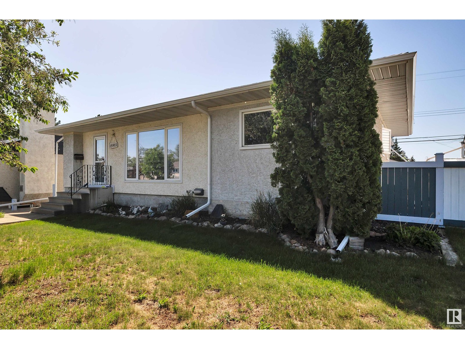 Property at 15911 110B AV NW image 3