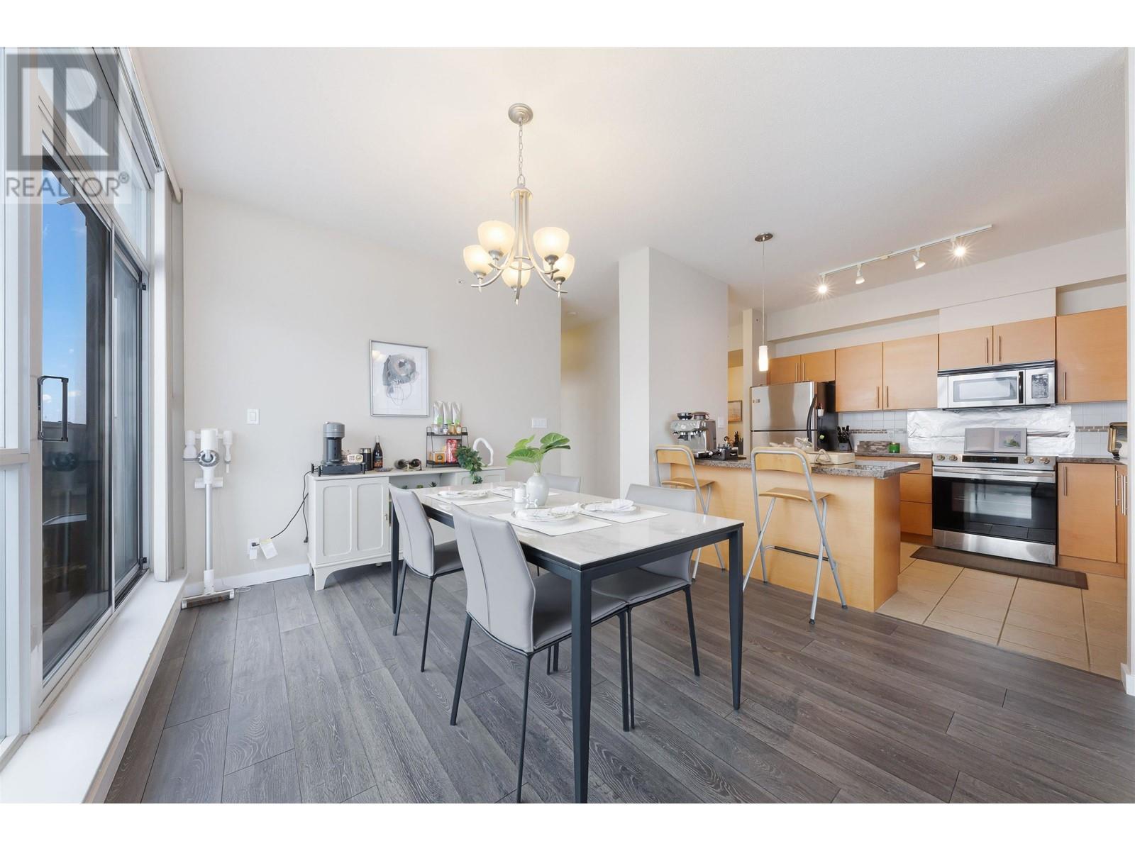3002 2225 Holdom Avenue, Burnaby, British Columbia  V5B 0A1 - Photo 2 - R2997246