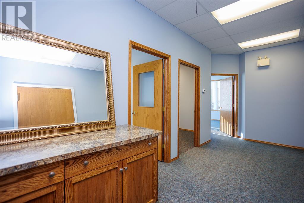 201, 4802 51 Avenue, Red Deer, Alberta  T4N 4H3 - Photo 7 - A2219505
