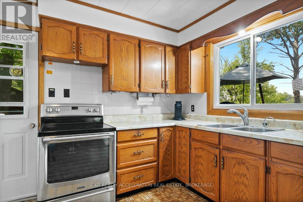 1341 South Shore Road, Greater Napanee, Ontario  K7R 3K7 - Photo 11 - X12189611