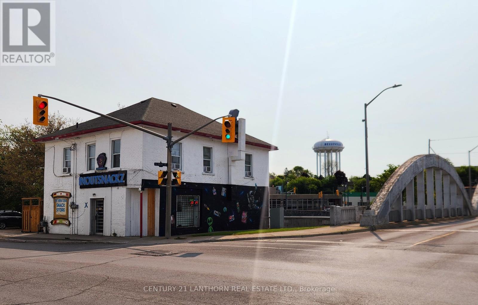 1 MOIRA STREET E, Belleville, Ontario