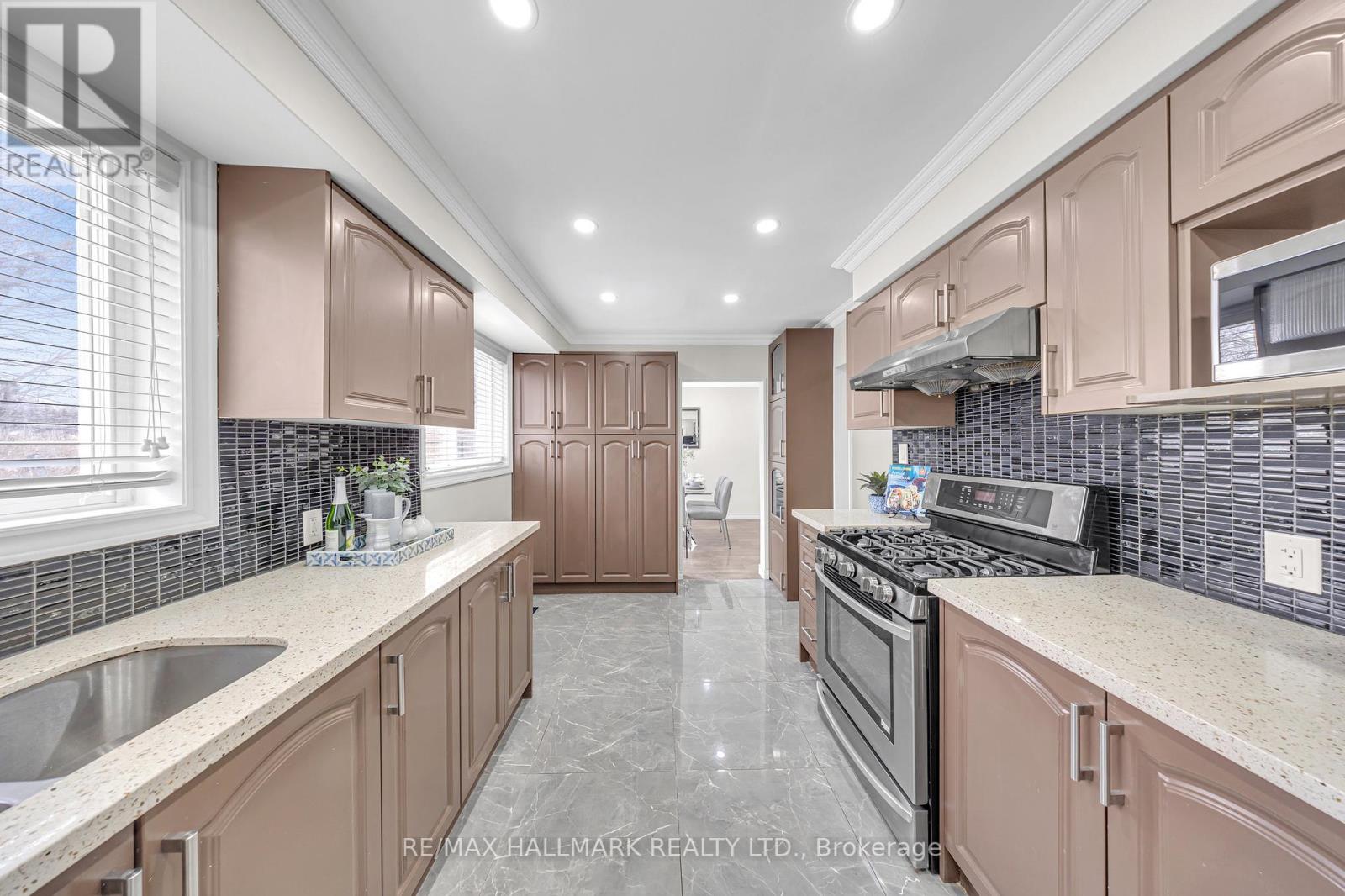35 Rowallan Drive, Toronto (West Hill), Ontario  M1E 2Y5 - Photo 12 - E12016662