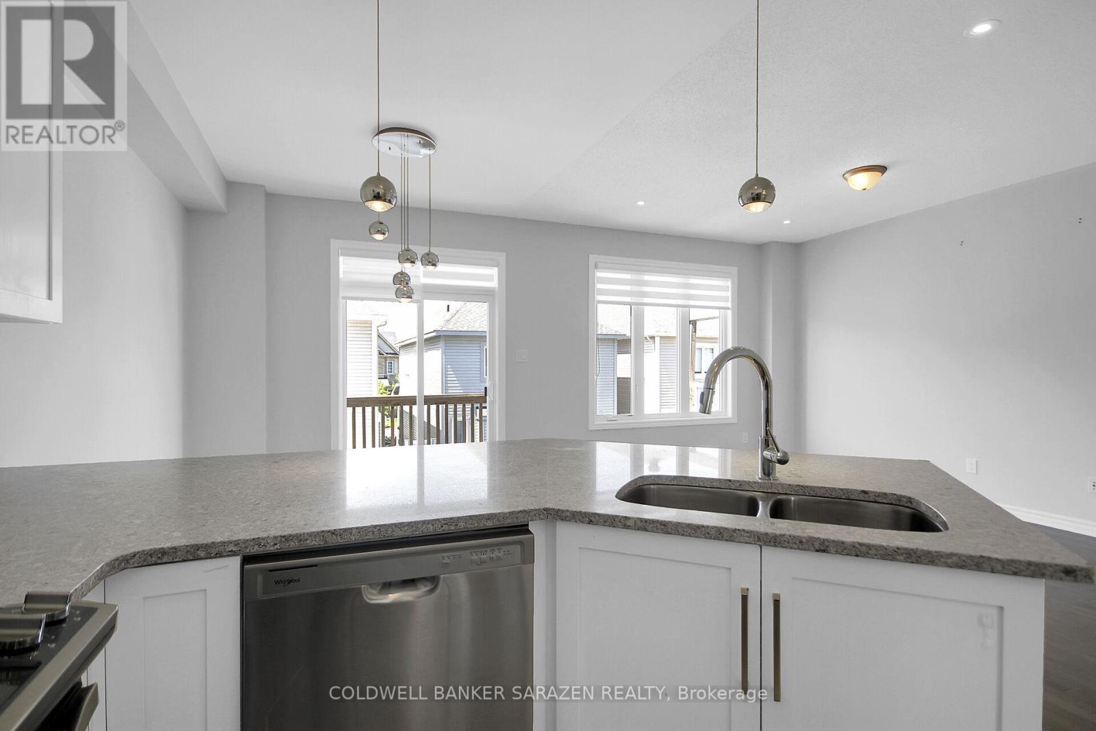 438 Meadowbreeze Drive, Ottawa, Ontario  K2M 2T6 - Photo 13 - X12187599
