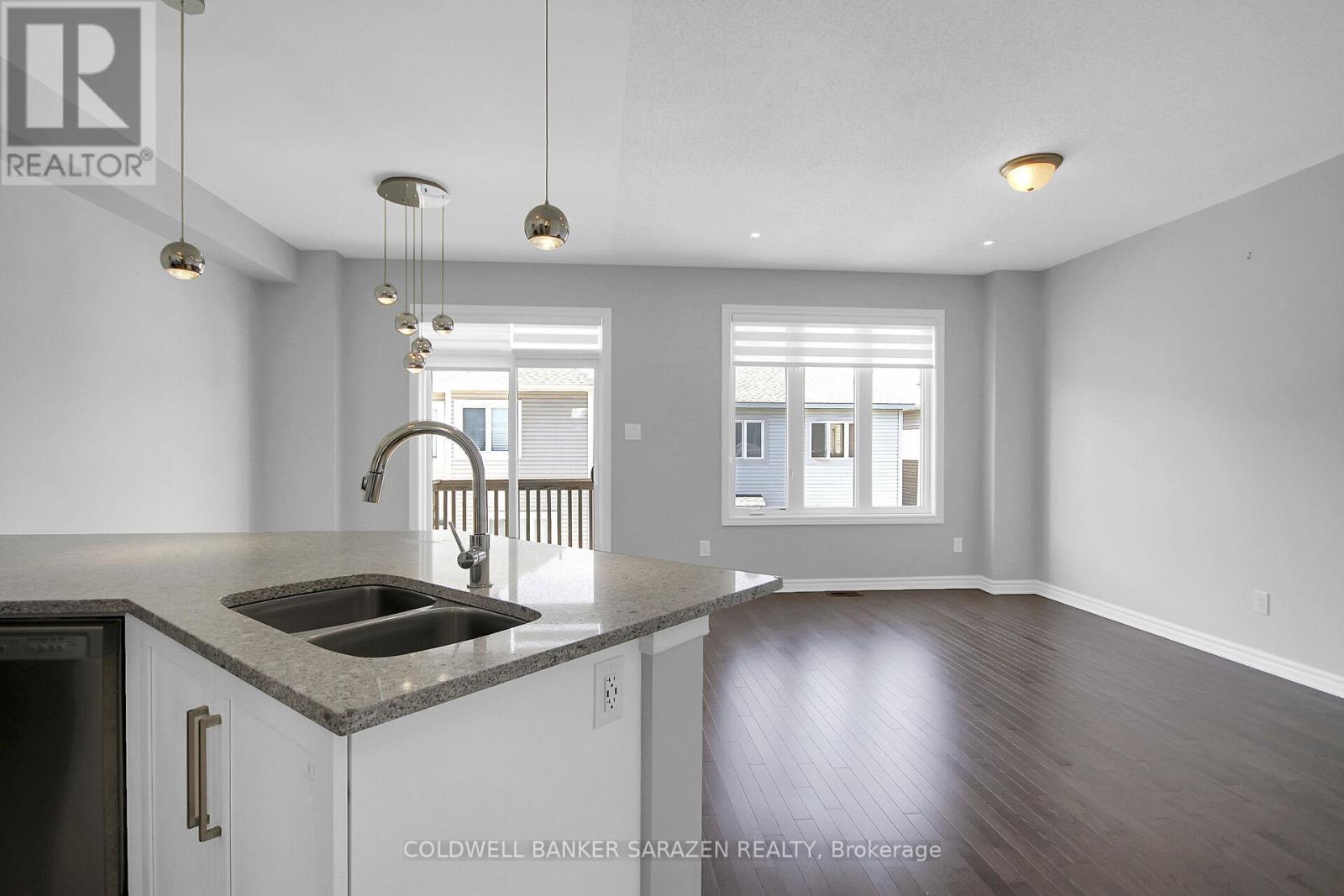 438 Meadowbreeze Drive, Ottawa, Ontario  K2M 2T6 - Photo 6 - X12187599