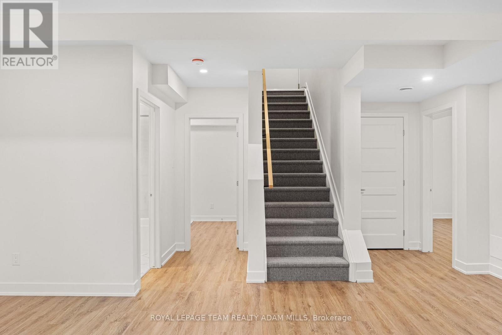 2 - 1696 Belcourt Boulevard, Ottawa, Ontario  K1C 1M4 - Photo 4 - X12189543