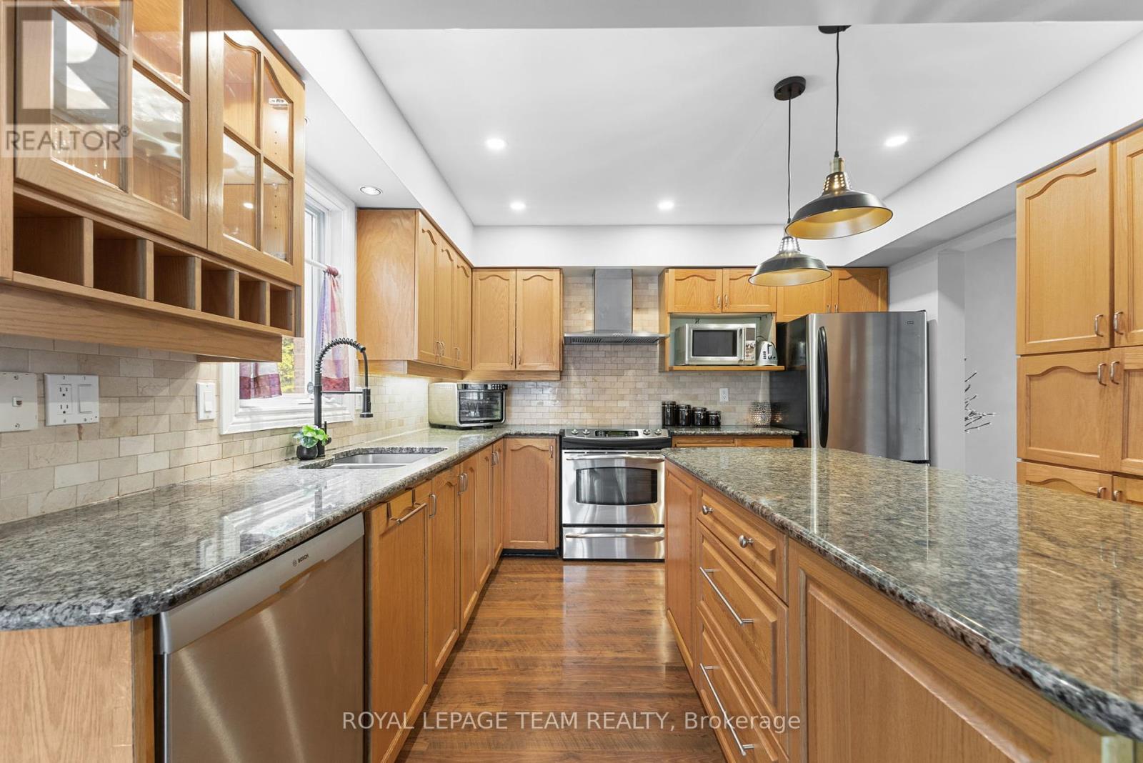 81 Chickasaw Crescent, Ottawa, Ontario  K2M 1M8 - Photo 11 - X12189618