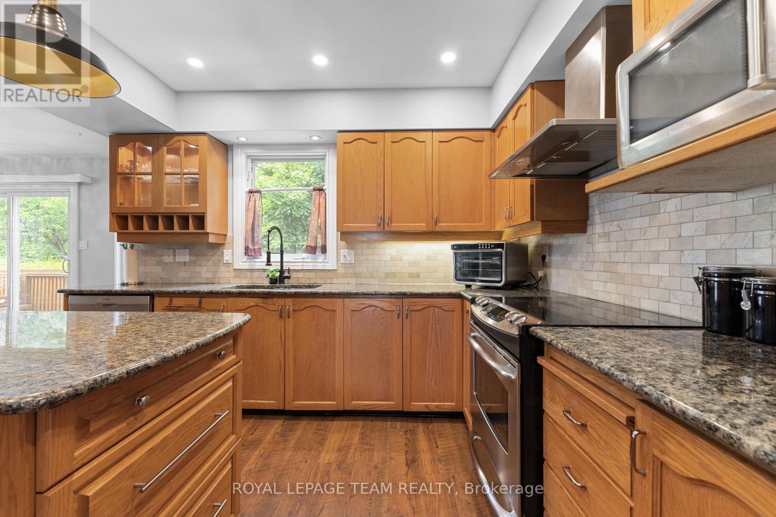 81 Chickasaw Crescent, Ottawa, Ontario  K2M 1M8 - Photo 13 - X12189618