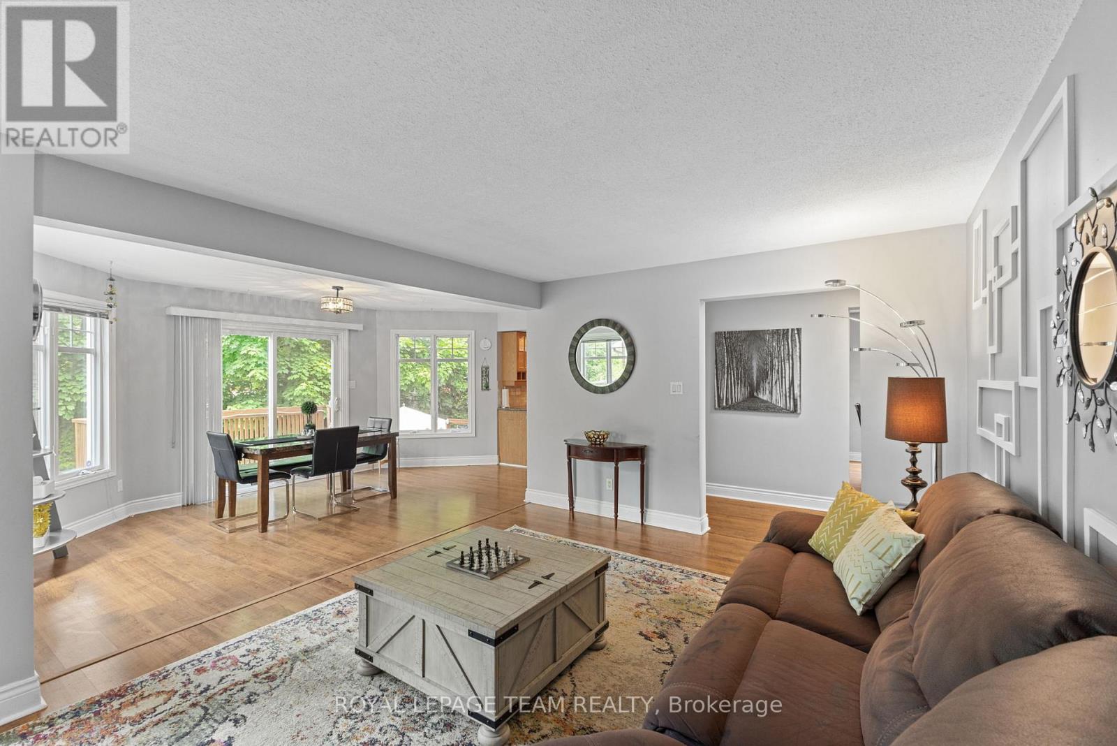 81 Chickasaw Crescent, Ottawa, Ontario  K2M 1M8 - Photo 16 - X12189618