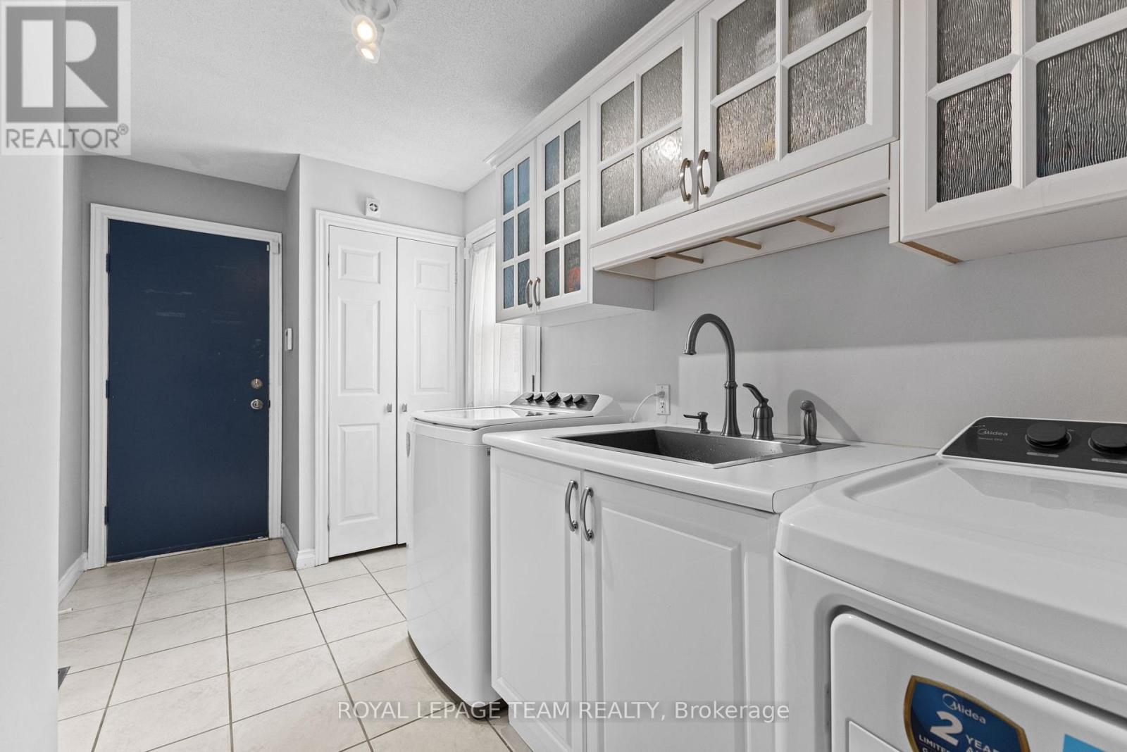 81 Chickasaw Crescent, Ottawa, Ontario  K2M 1M8 - Photo 19 - X12189618