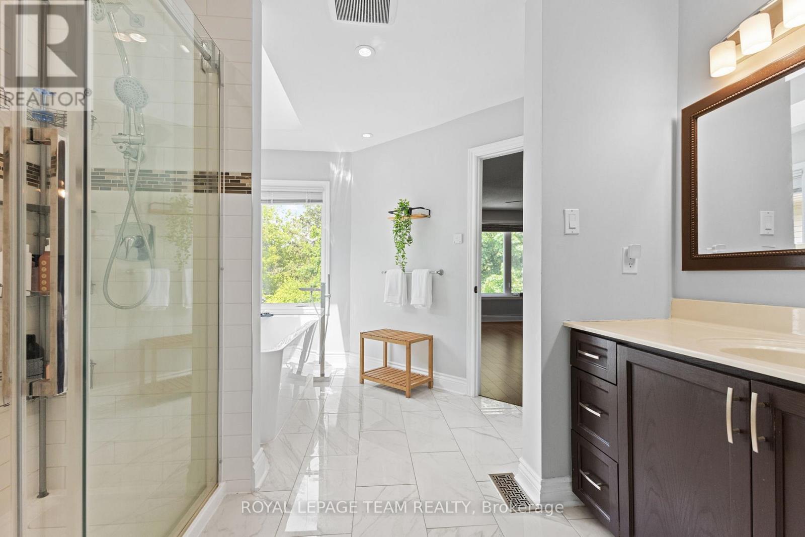 81 Chickasaw Crescent, Ottawa, Ontario  K2M 1M8 - Photo 24 - X12189618