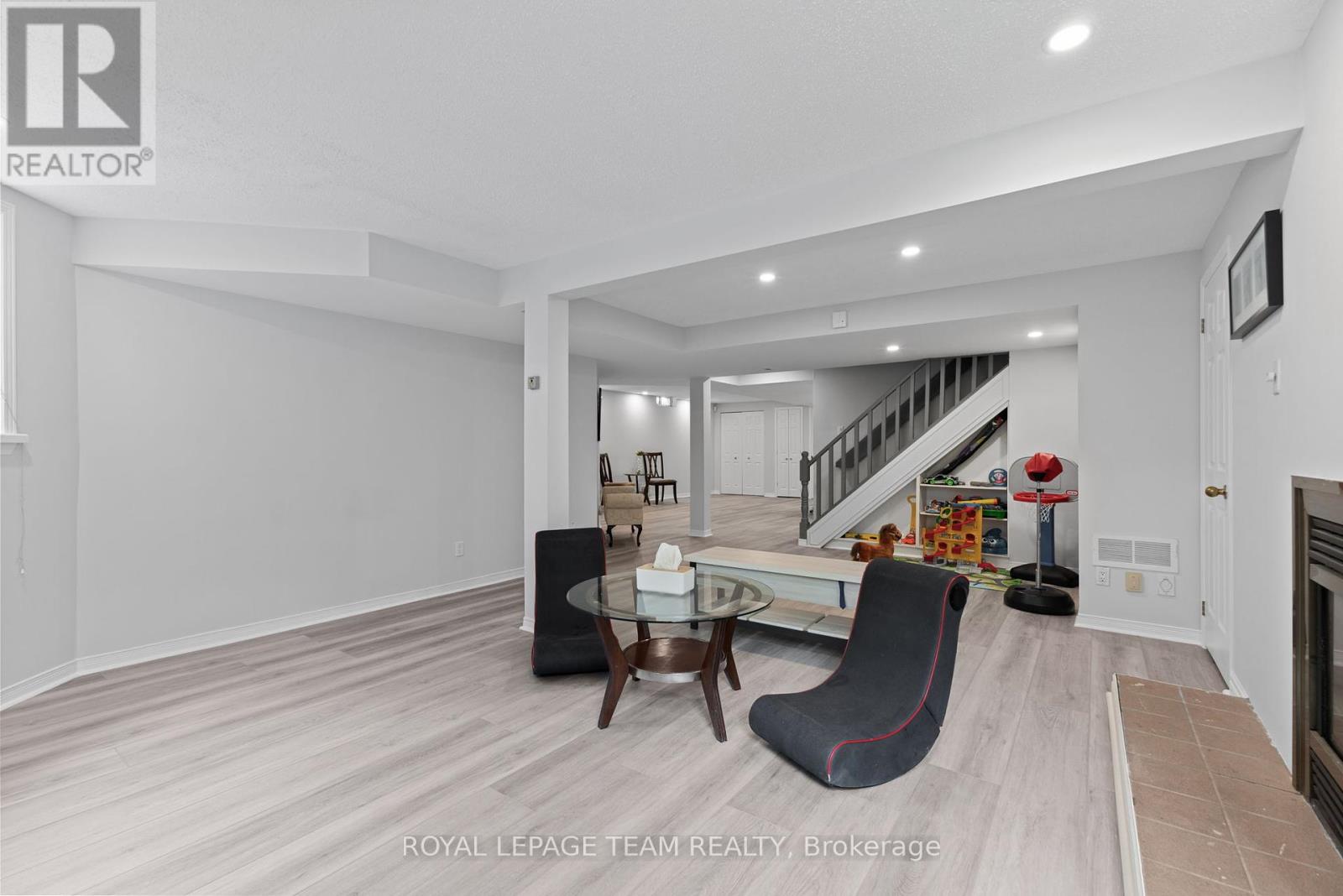 81 Chickasaw Crescent, Ottawa, Ontario  K2M 1M8 - Photo 34 - X12189618