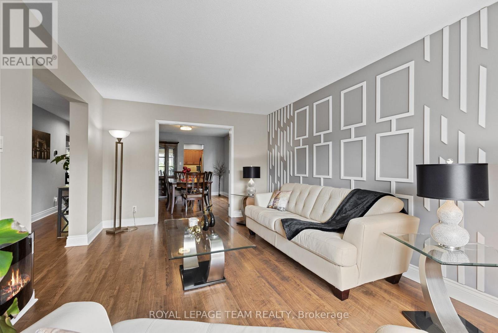 81 Chickasaw Crescent, Ottawa, Ontario  K2M 1M8 - Photo 6 - X12189618