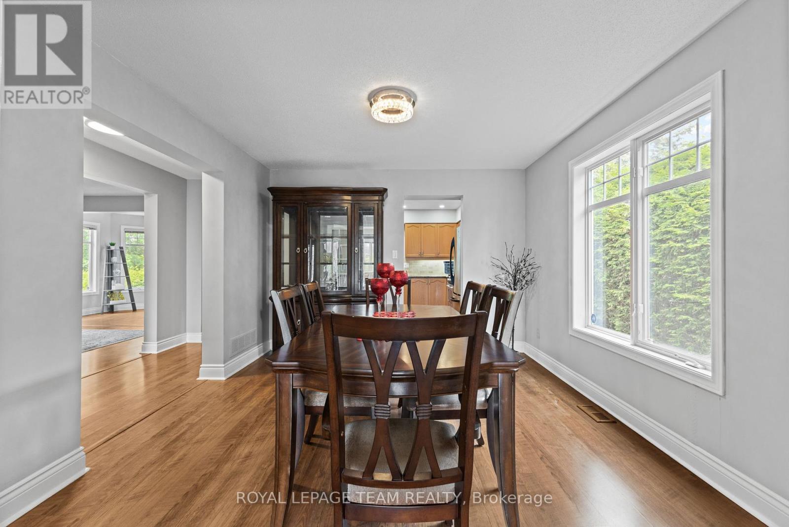81 Chickasaw Crescent, Ottawa, Ontario  K2M 1M8 - Photo 7 - X12189618