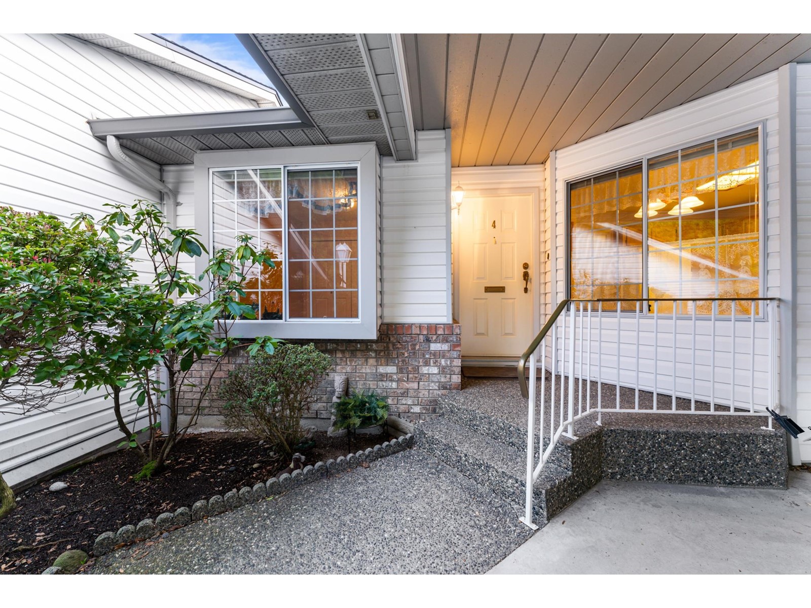 4 3351 Horn Street, Abbotsford, British Columbia  V2S 7J9 - Photo 2 - R3009209