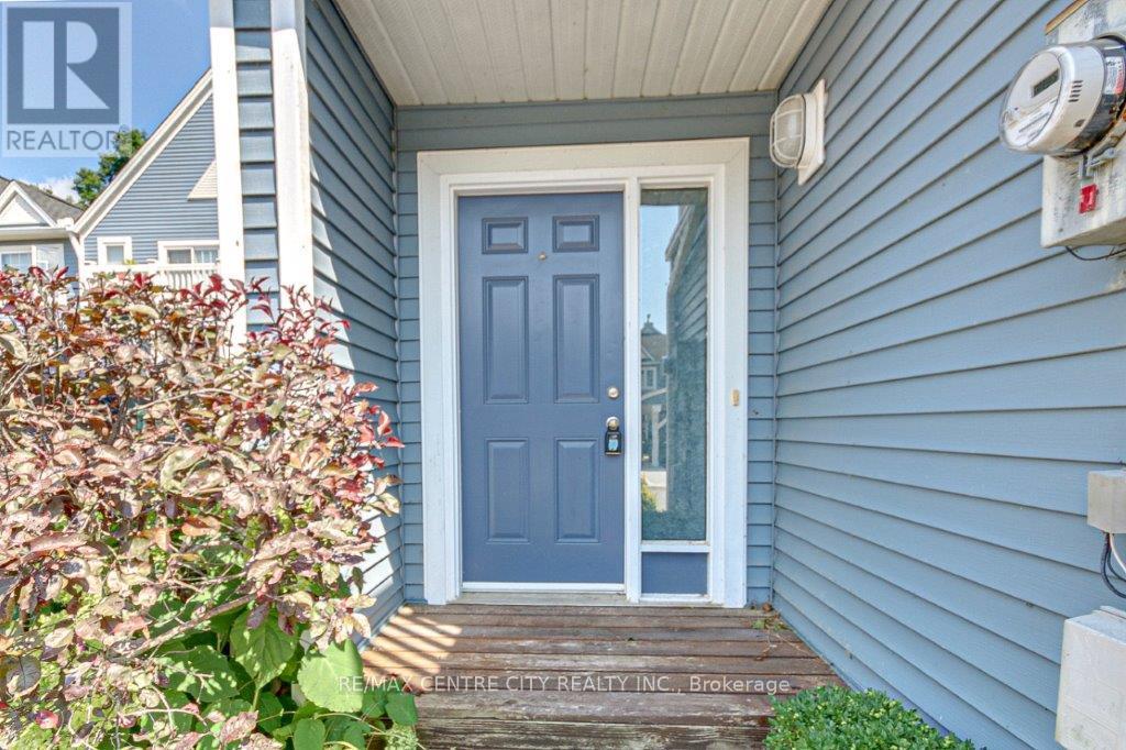 #14 - 374 Front Street, Central Elgin, Ontario  N5L 1E9 - Photo 3 - X12068750