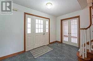 130 Toohey Lane, London North, Ontario  N6G 4Y1 - Photo 4 - X12119665