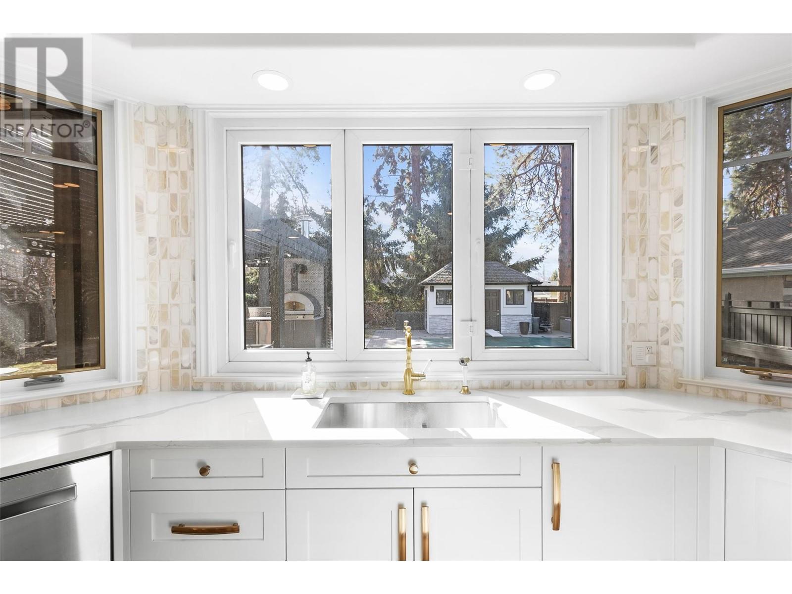539 Metcalfe Avenue, Kelowna, BC V1W4V7