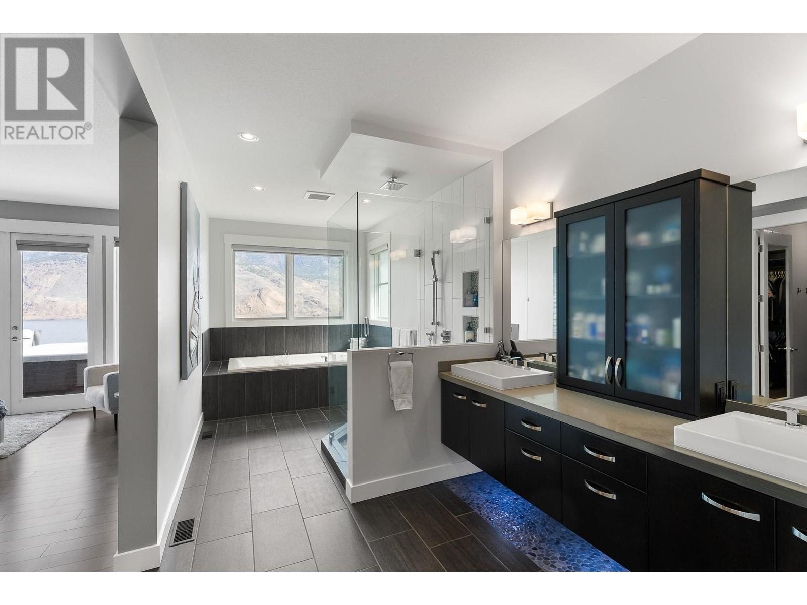 229 Holloway Drive, Kamloops, British Columbia  V1S 0B3 - Photo 49 - 10349732