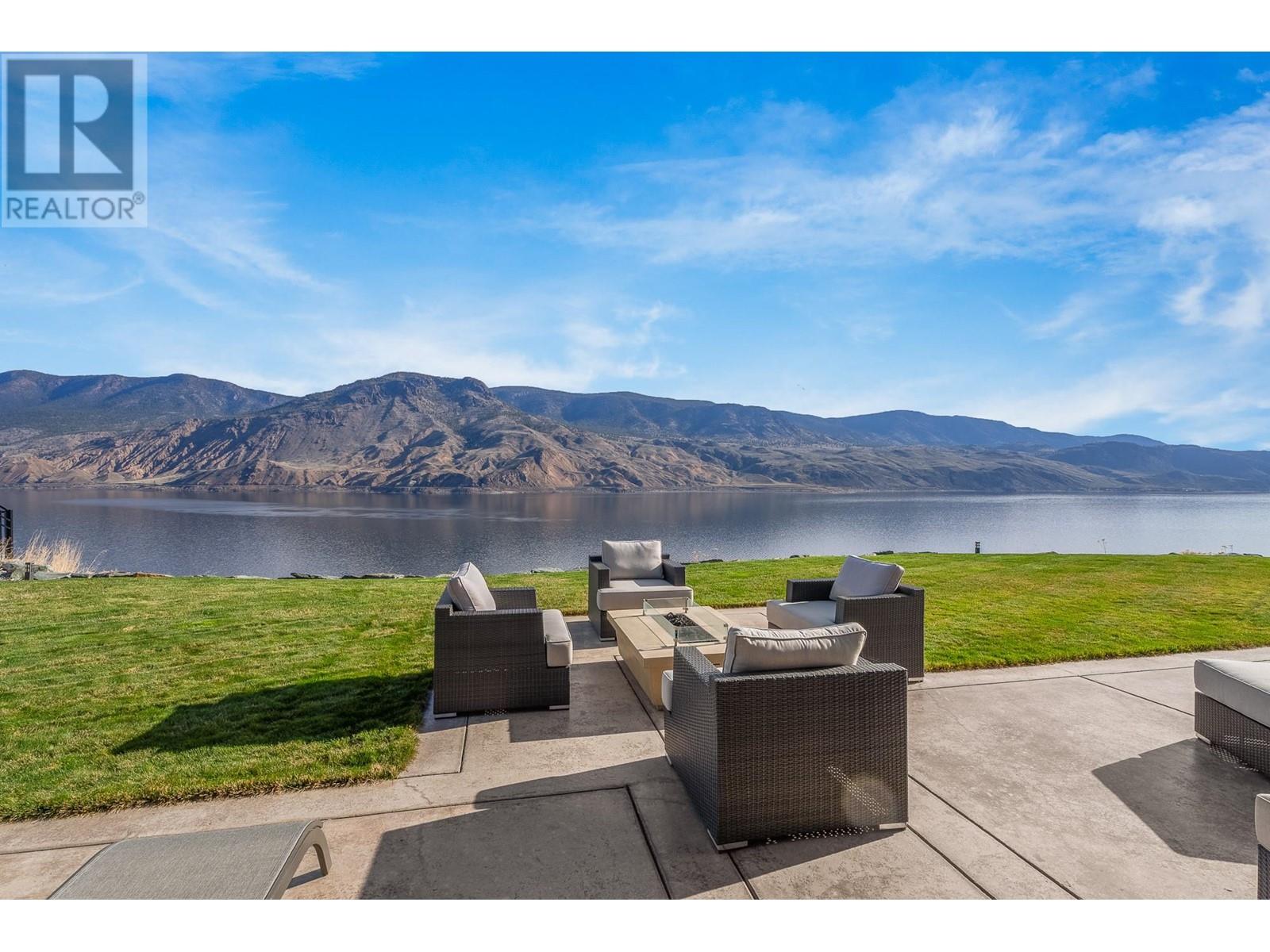 229 Holloway Drive, Kamloops, British Columbia  V1S 0B3 - Photo 3 - 10349732