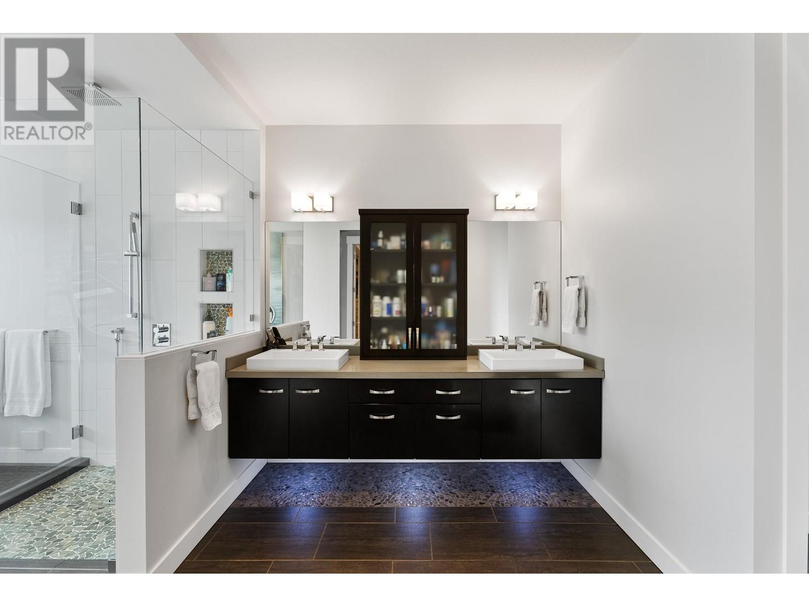 229 Holloway Drive, Kamloops, BC V1S0B3