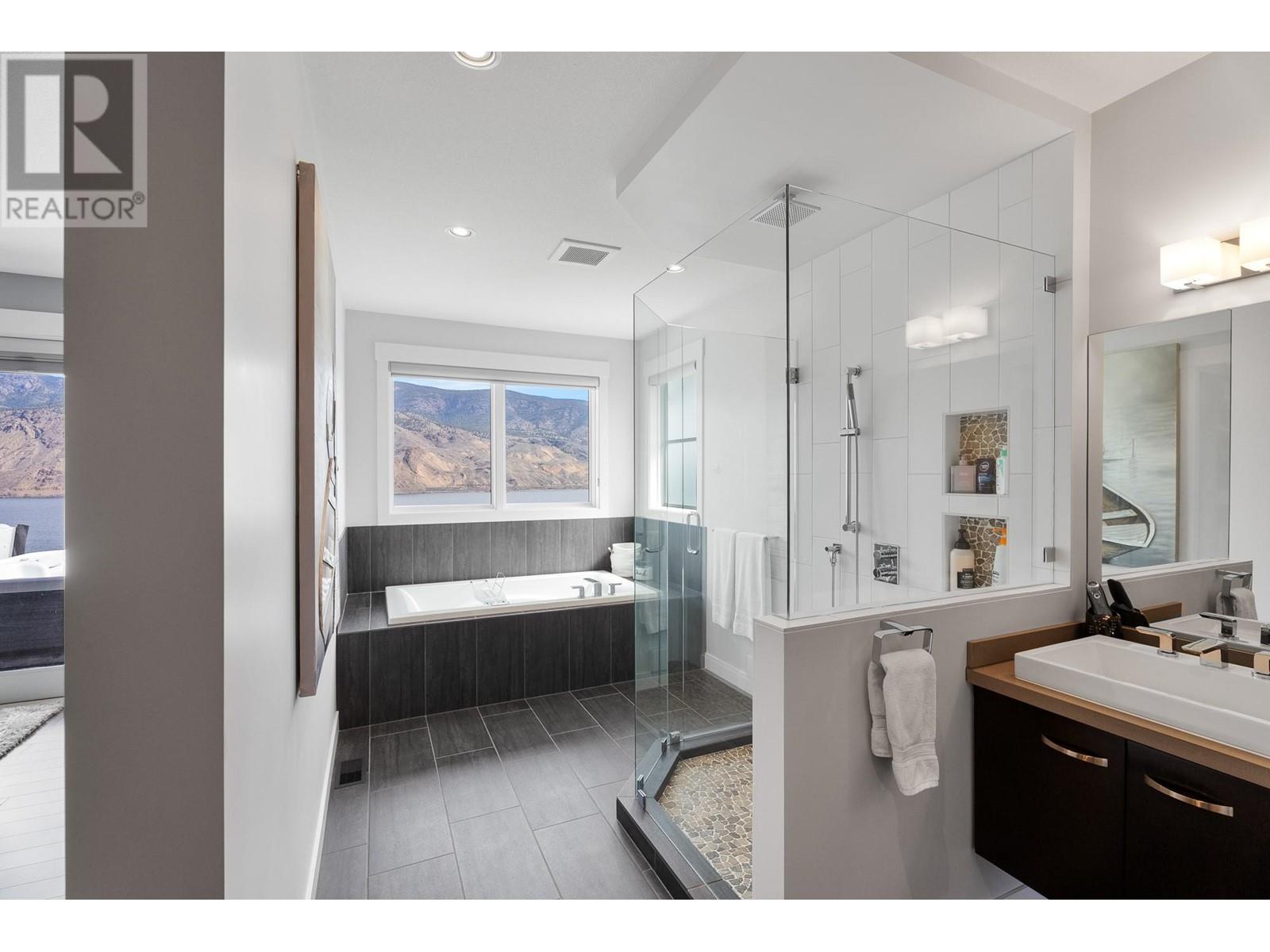 229 Holloway Drive, Kamloops, British Columbia  V1S 0B3 - Photo 51 - 10349732