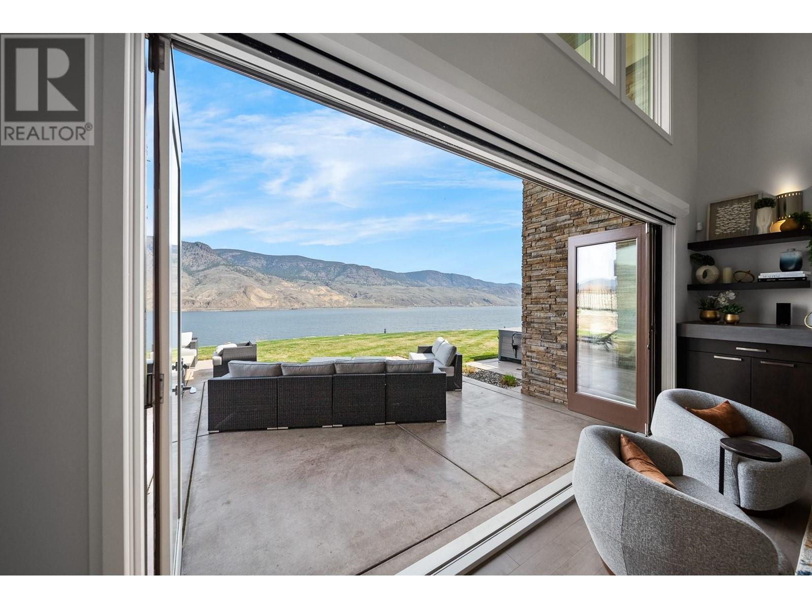 229 Holloway Drive, Kamloops, BC V1S0B3