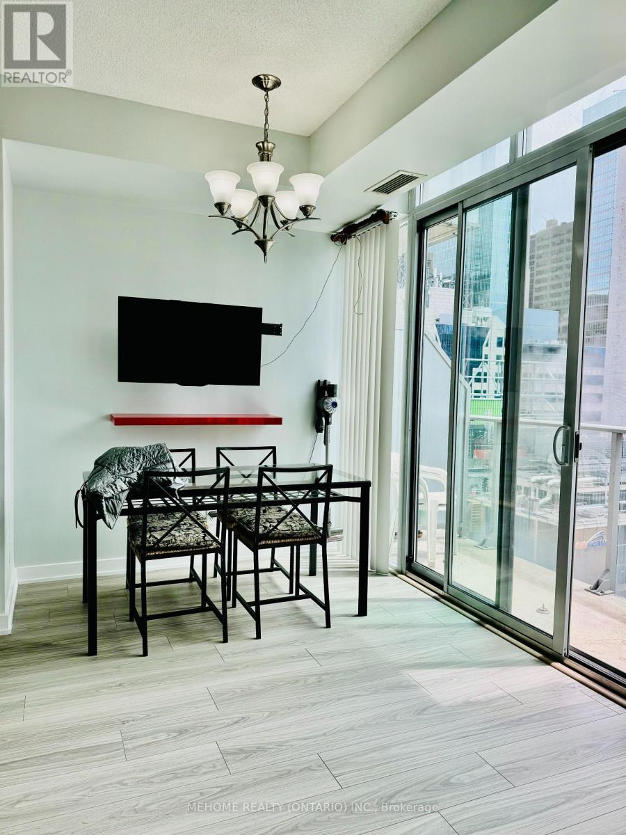 1002 - 126 SIMCOE STREET, Toronto, Ontario