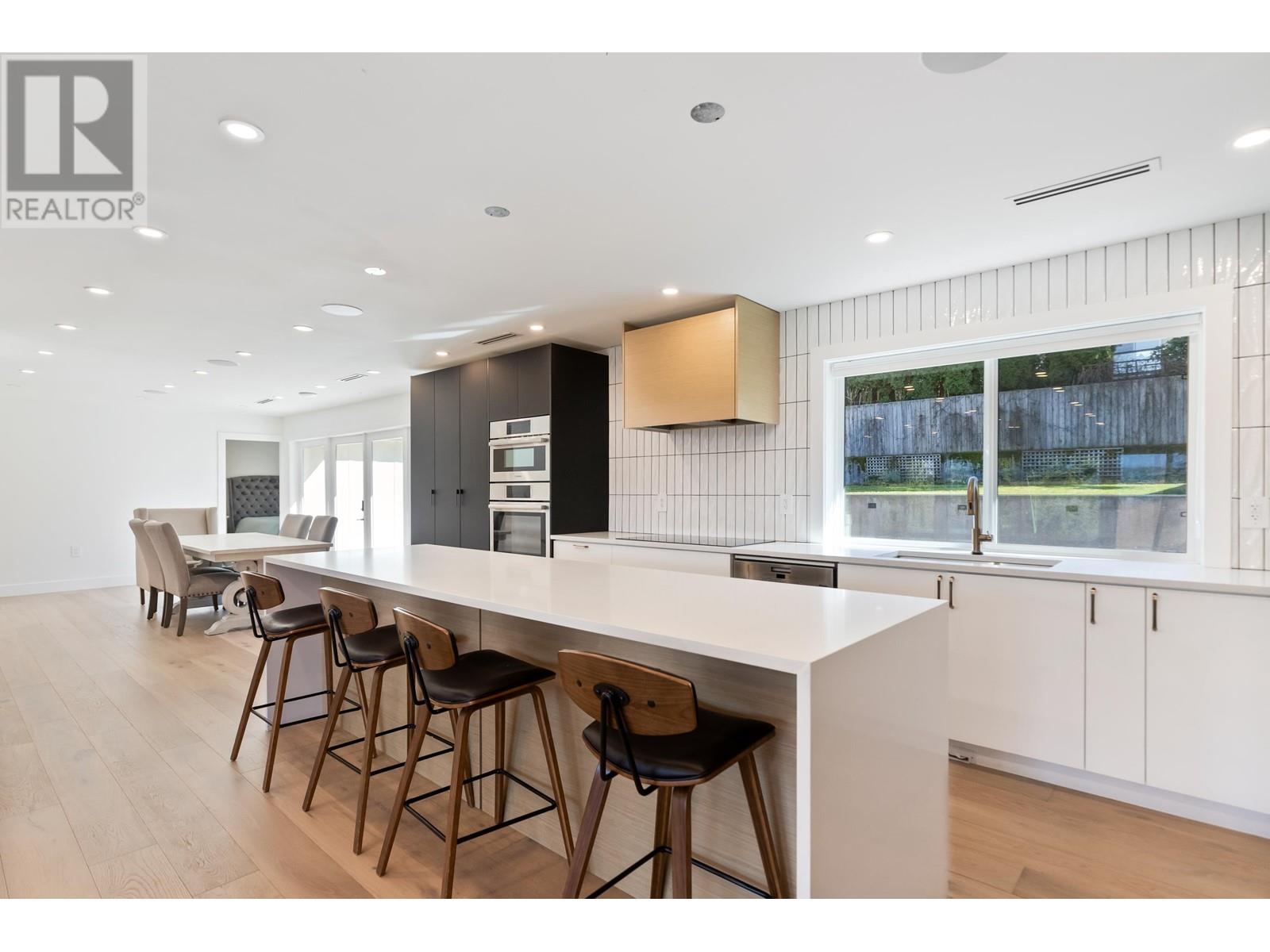 2314 Oneida Drive, Coquitlam, British Columbia  V3J 7A8 - Photo 10 - R3009700