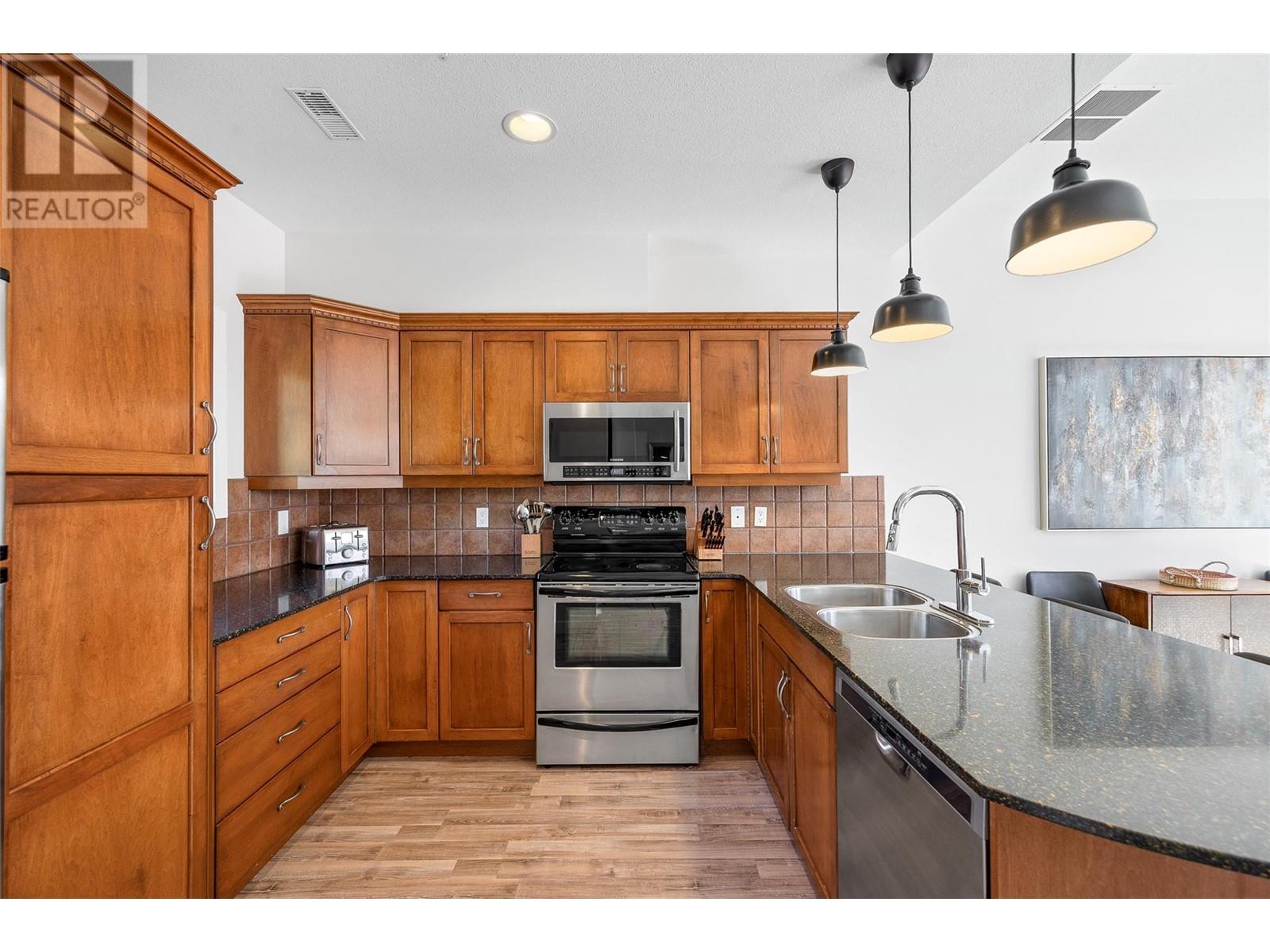 1795 Country Club Drive Unit# 204, Kelowna, British Columbia  V1V 2V9 - Photo 9 - 10349092