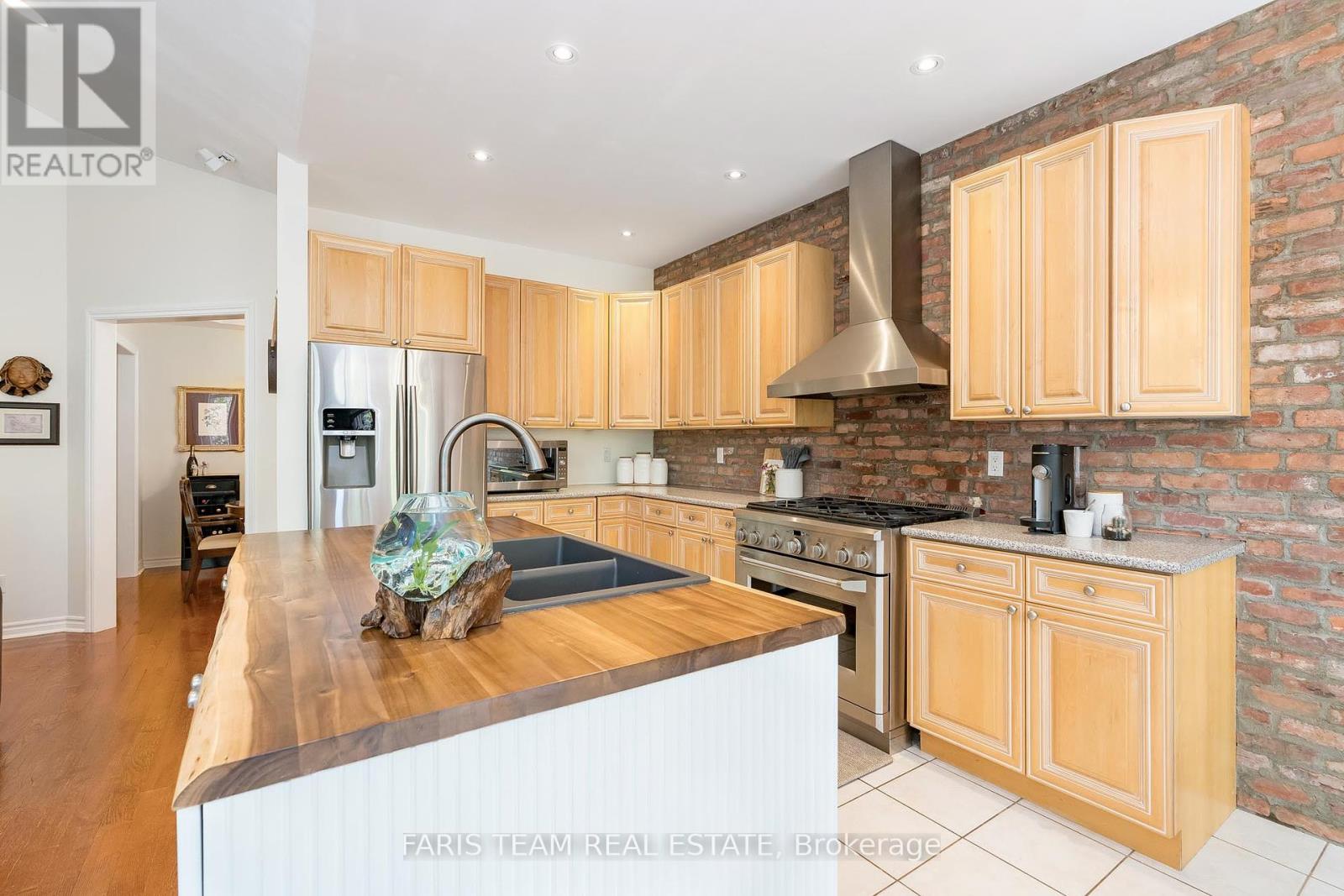 1862 Falconwood Way, Pickering, Ontario  L1V 7C3 - Photo 3 - E12189368