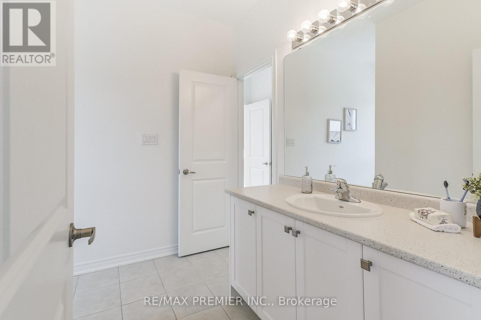 1909 Passionfruit Grove, Pickering, Ontario  L1Y 0B4 - Photo 36 - E12189427