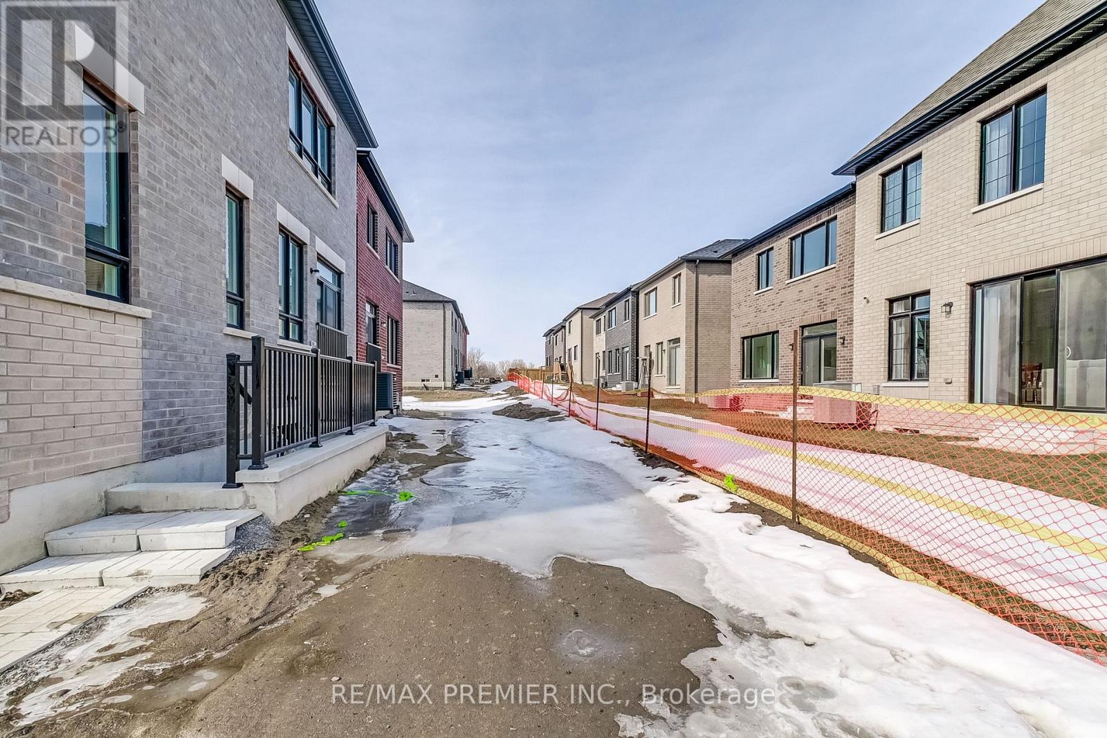 1909 Passionfruit Grove, Pickering, Ontario  L1Y 0B4 - Photo 44 - E12189427
