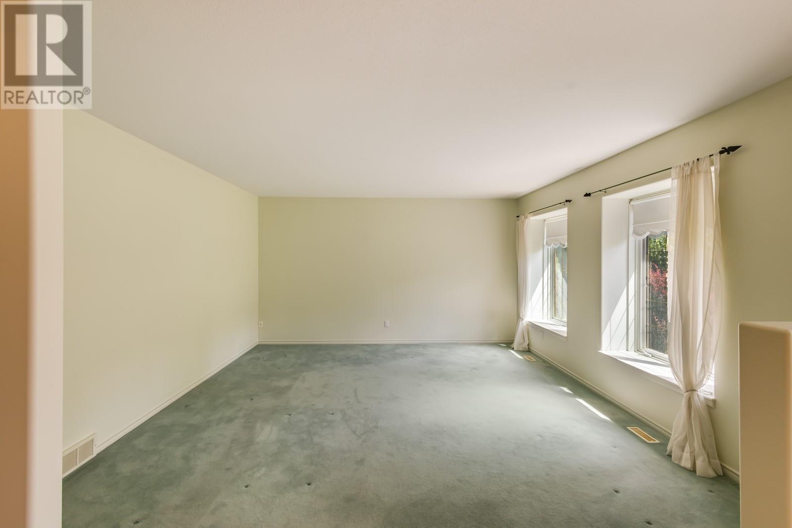 782 Varney Court, Kelowna, British Columbia  V1W 3Z2 - Photo 4 - 10349506