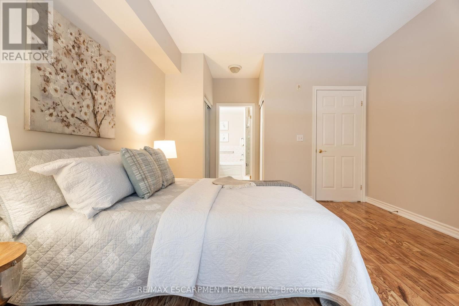 102 - 5188 Lakeshore Road, Burlington, Ontario  L7L 6P4 - Photo 32 - W12096965