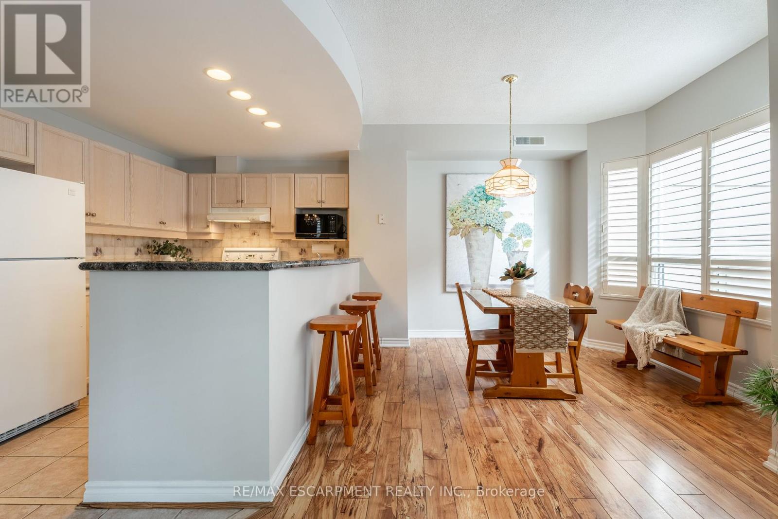 102 - 5188 Lakeshore Road, Burlington, Ontario  L7L 6P4 - Photo 21 - W12096965
