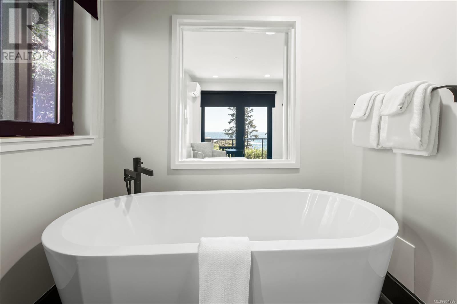 1801 596 Marine Dr, Ucluelet, British Columbia  V0R 3A0 - Photo 14 - 964336