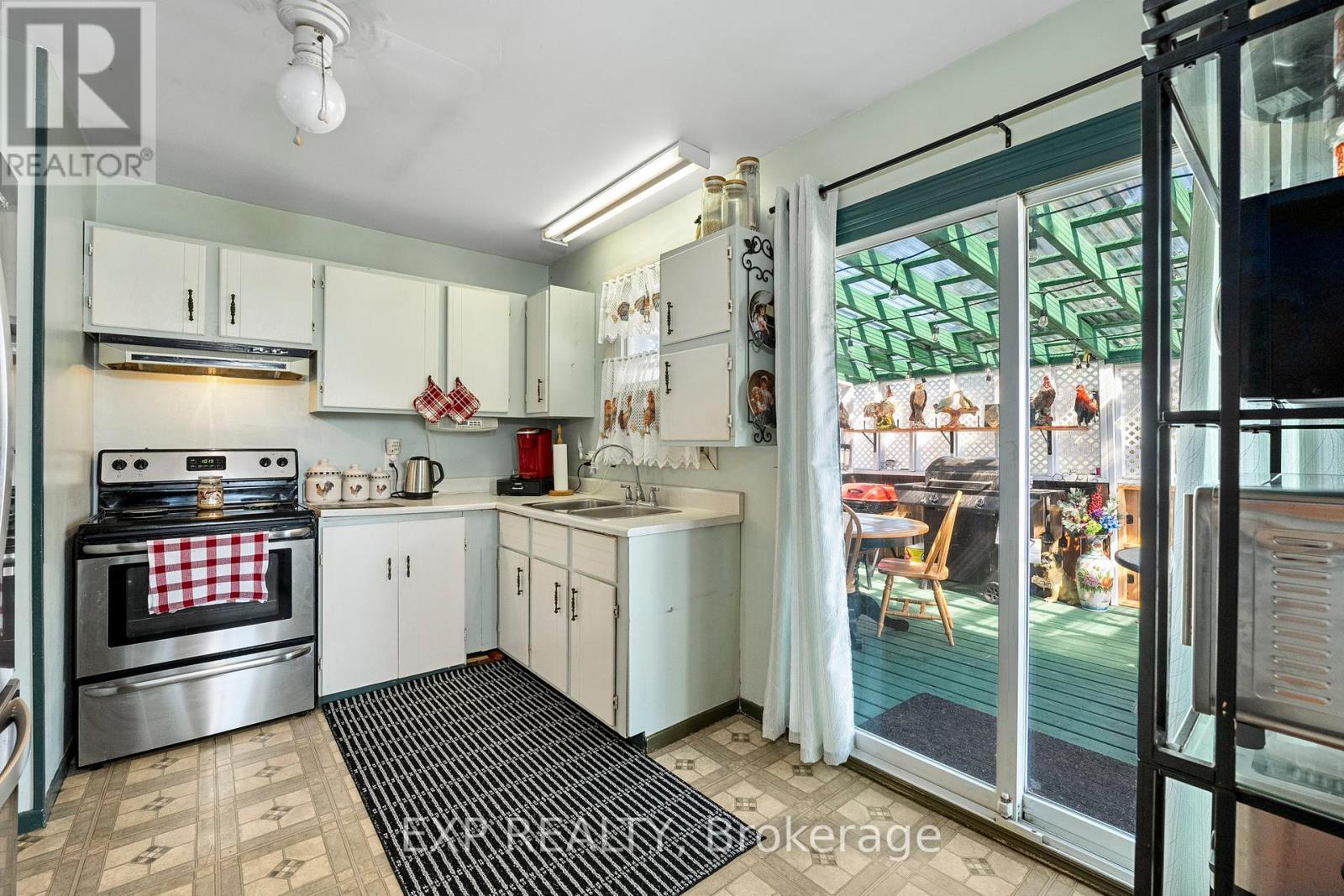 Property at 354 LAKELAND CRESCENT image 3