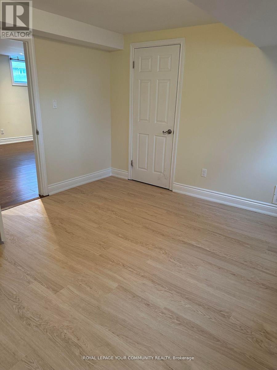 388 Allen Court, Richmond Hill (Crosby), Ontario  L4C 1G5 - Photo 10 - N12189373