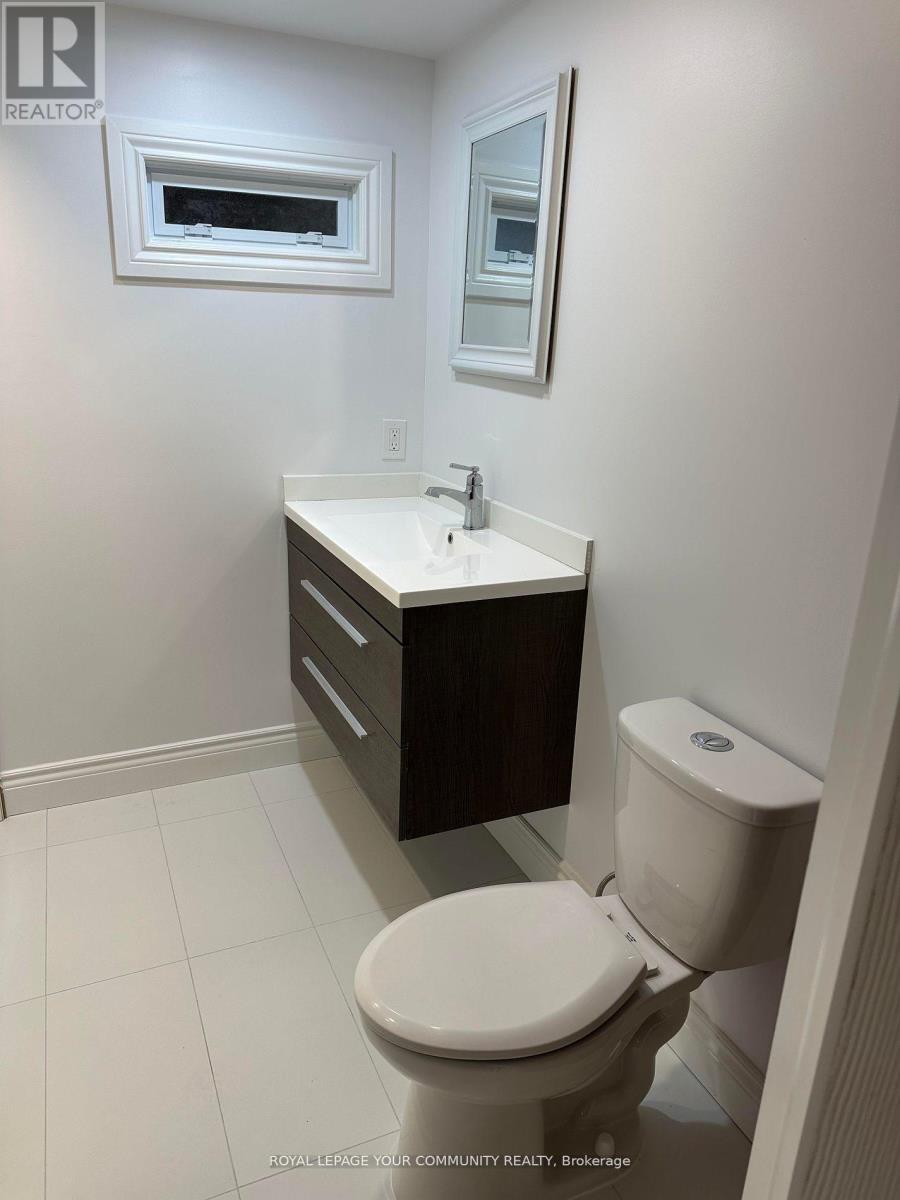 388 Allen Court, Richmond Hill (Crosby), Ontario  L4C 1G5 - Photo 12 - N12189373