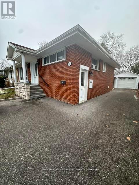 388 Allen Court, Richmond Hill (Crosby), Ontario  L4C 1G5 - Photo 4 - N12189373