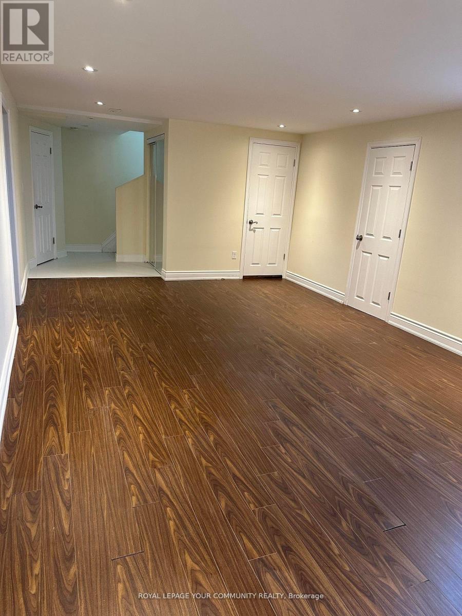 388 Allen Court, Richmond Hill (Crosby), Ontario  L4C 1G5 - Photo 8 - N12189373