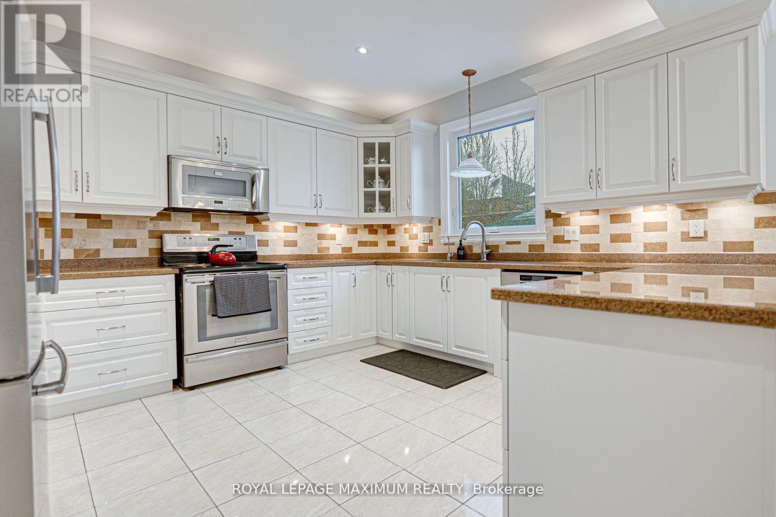 222 Kimber Crescent, Vaughan, Ontario  L4L 9K3 - Photo 14 - N12189378