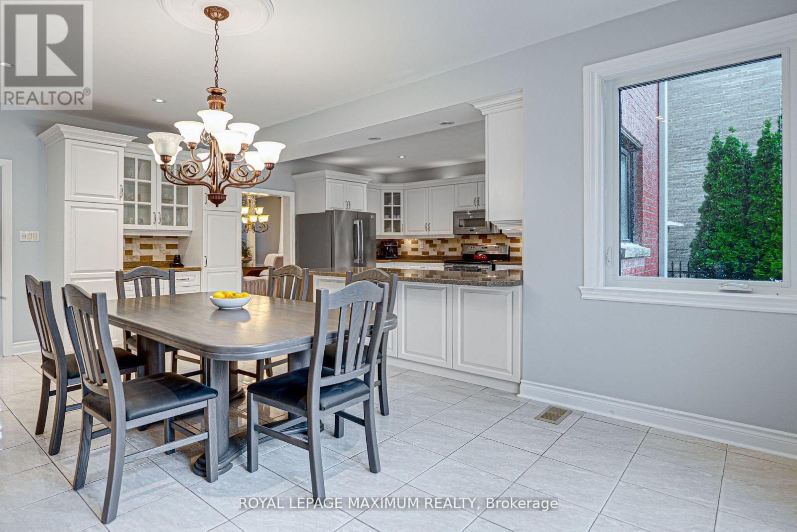 222 Kimber Crescent, Vaughan, Ontario  L4L 9K3 - Photo 15 - N12189378