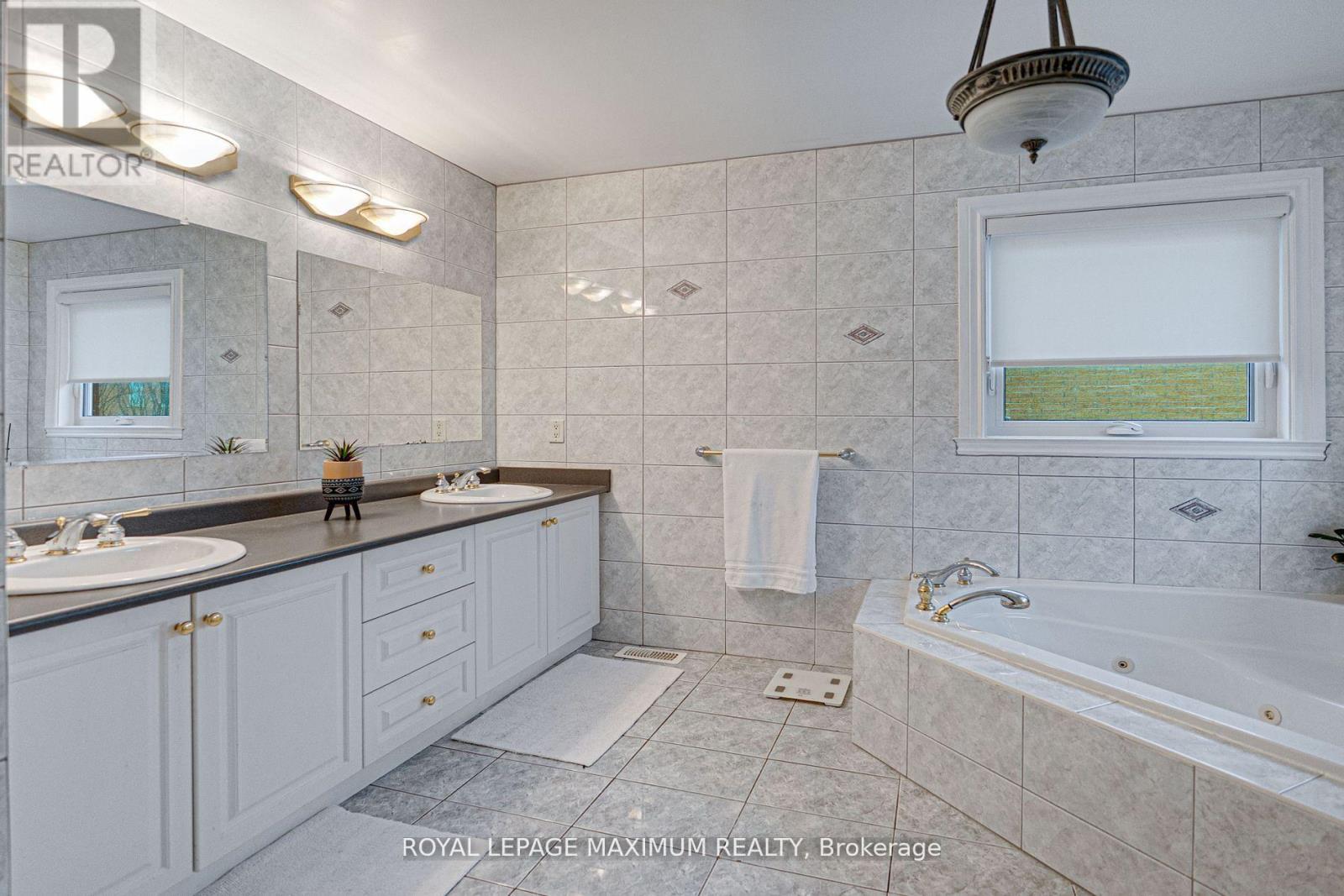 222 Kimber Crescent, Vaughan, Ontario  L4L 9K3 - Photo 30 - N12189378