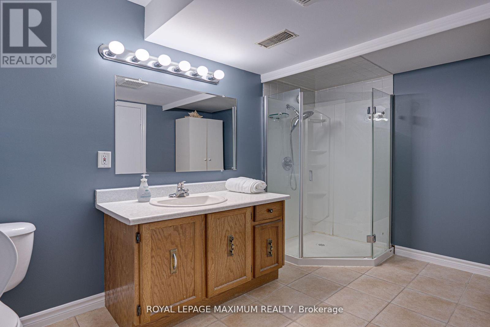 222 Kimber Crescent, Vaughan, Ontario  L4L 9K3 - Photo 36 - N12189378
