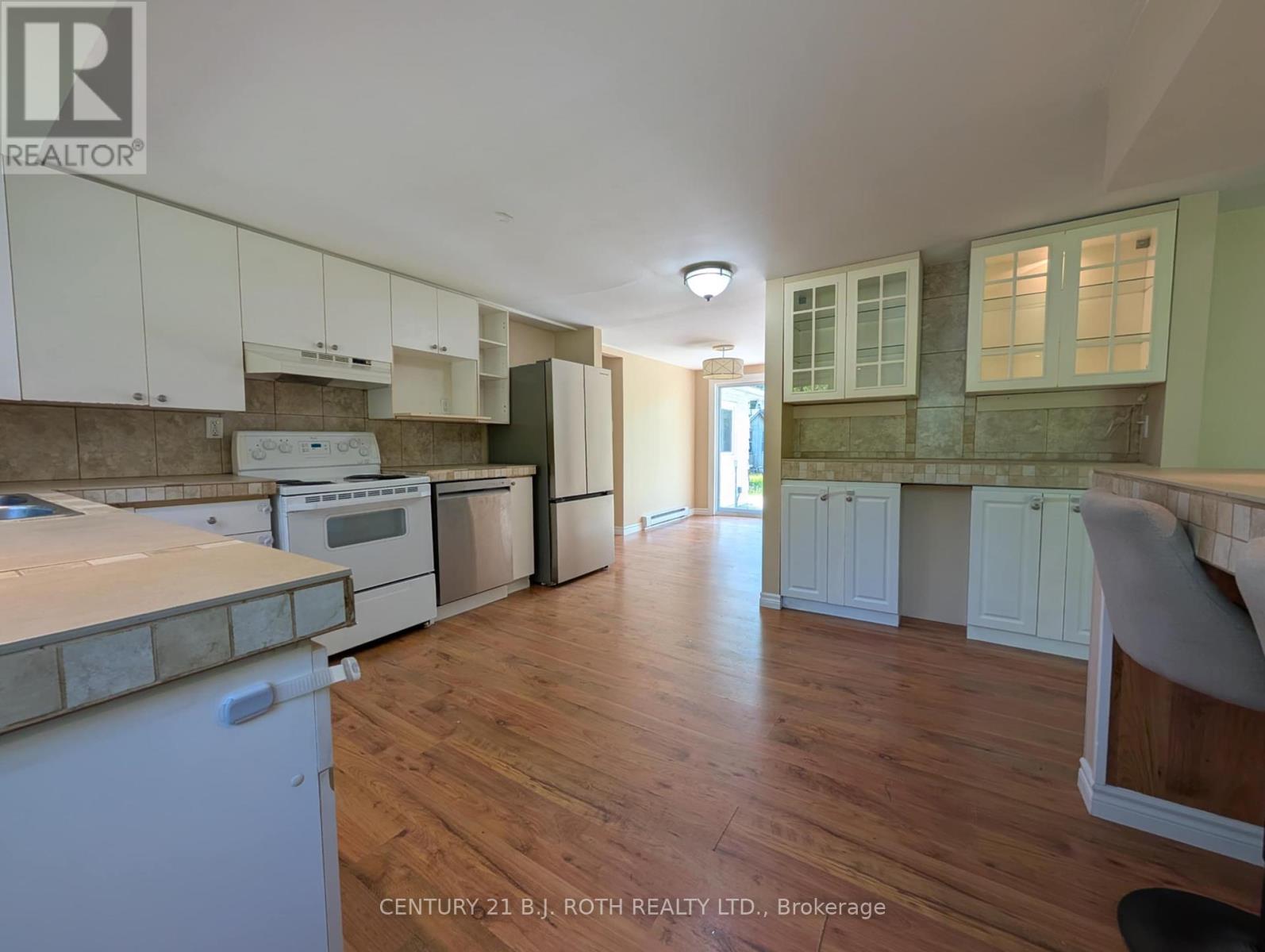 Property at 775 JAMES STREET image 5