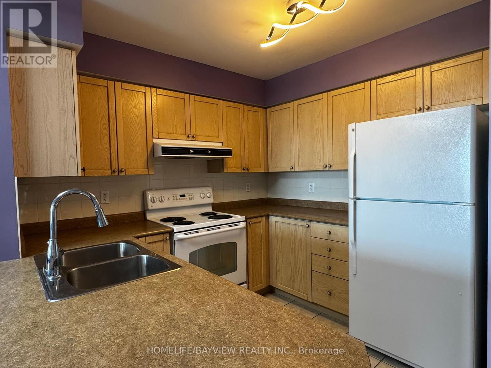 1009 - 11 Oneida Crescent, Richmond Hill, Ontario  L4B 0A1 - Photo 11 - N12189456