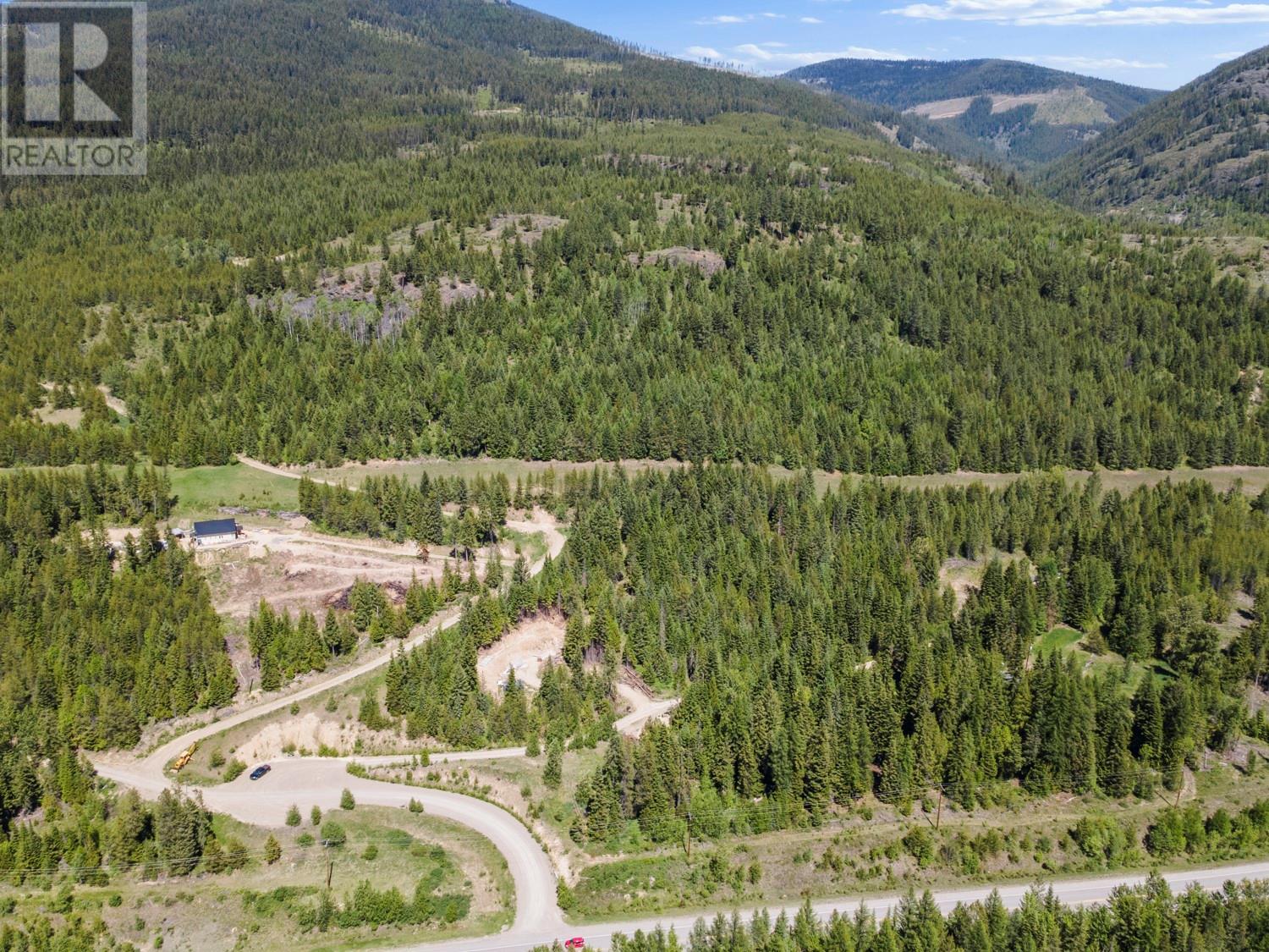 7034 3 Highway, Kitchener, British Columbia V0B 1W1 - Photo 3 - 10350211