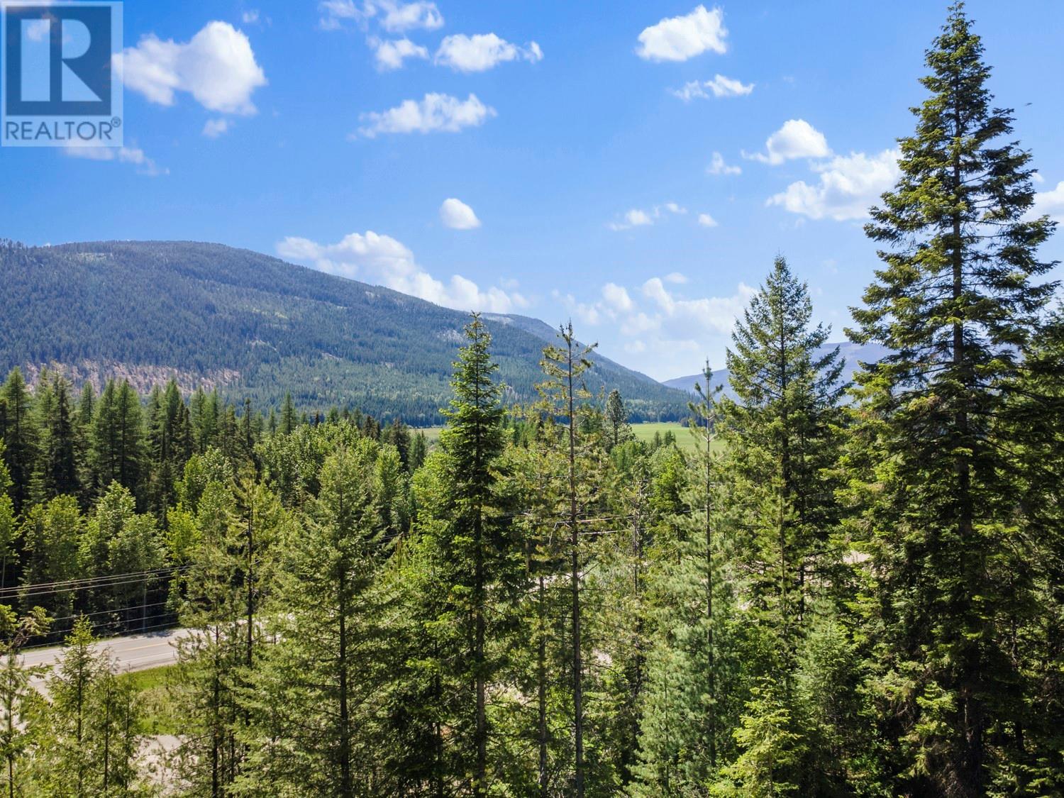 7034 3 Highway, Kitchener, British Columbia V0B 1W1 - Photo 2 - 10350211